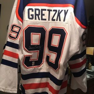 Authentic autographed Wayne Gretzky hockey jersey